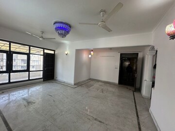 Room in 3 BHK Apartment at Sector 12 – for Rent