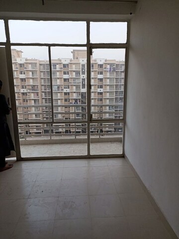 Room in 2 BHK Apartment at Breez Global Heights, Sohna Sector 33 – for Sale