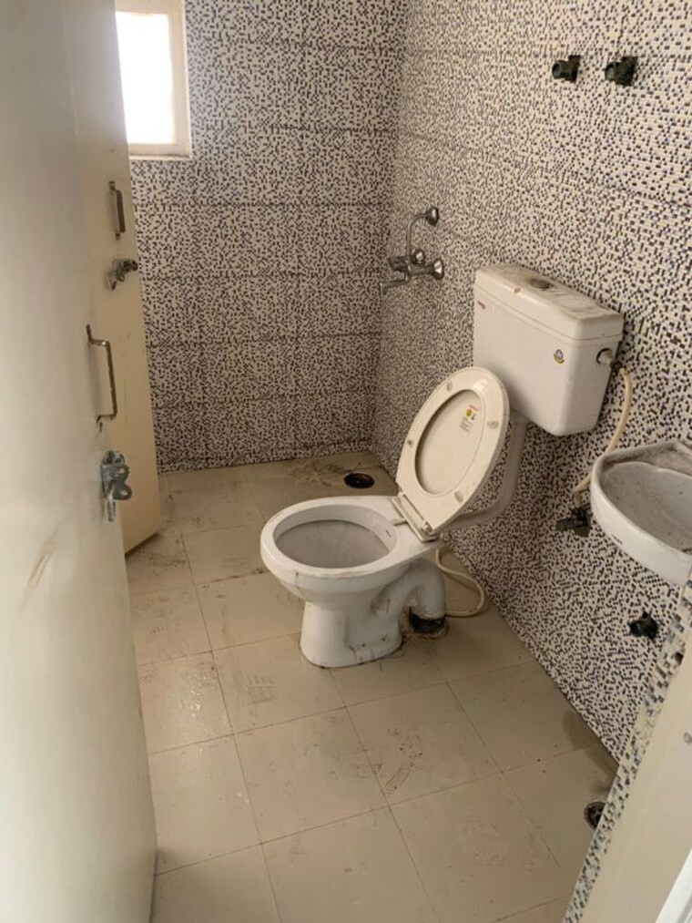 Bathroom, breez-global-heights 2 Bedroom 610 Sq.Ft. Apartment In Sohna Sector 33 Gurgaon 9932895