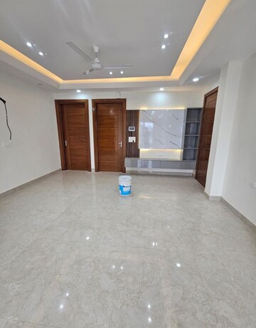Room in 3 BHK Apartment at Sector 57 – for Rent