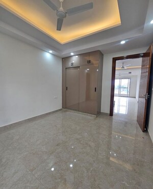 Room in 3 BHK Apartment at Sector 57 – for Rent