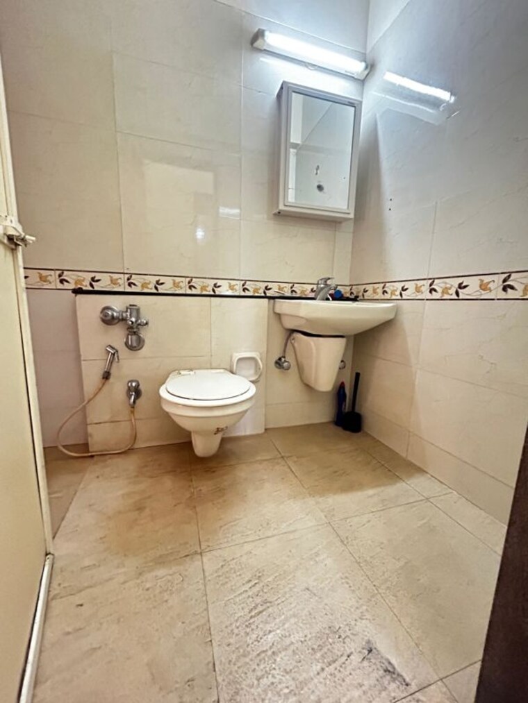 Bathroom, k-raheja-heights 2 Bedroom 719 Sq.Ft. Apartment In Malad East Mumbai 9896822