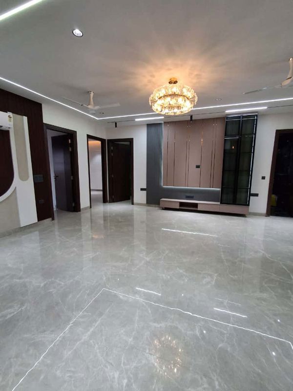 4 BHK + Servant Room Builder Floor For Sale in Sector 45