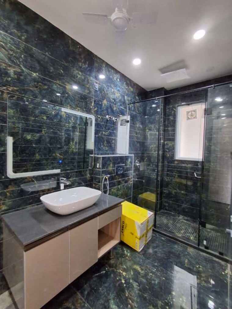 Attached Bathroom, sector 45 4 Bedroom 3078 Sq.Ft. Builder Floor In Sector 45 Gurgaon 9932911