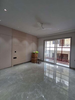 Room in 4 BHK Builder Floor at Sector 45 – for Sale