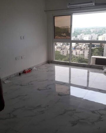 Room in 2 BHK Apartment at Raheja Ridgewood, Goregaon East – for Rent