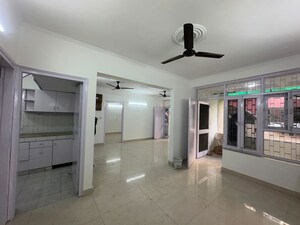 Room in 3 BHK Apartment at Sector 4 Dwarka – for Rent