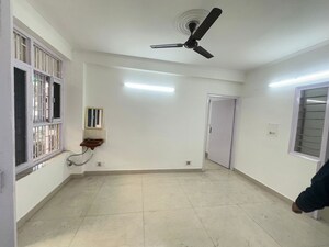 Room in 3 BHK Apartment at Sector 4 Dwarka – for Rent