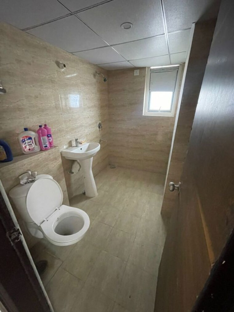 Bathroom, slf-anushree 3 Bedroom 1617 Sq.Ft. Apartment In Sector 75 Faridabad 9933079