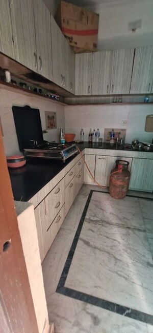 Kitchen in 1.5 BHK Builder Floor at Sector 46 – for Rent