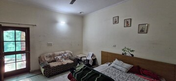 Bedroom in 1.5 BHK Builder Floor at Sector 46 – for Rent