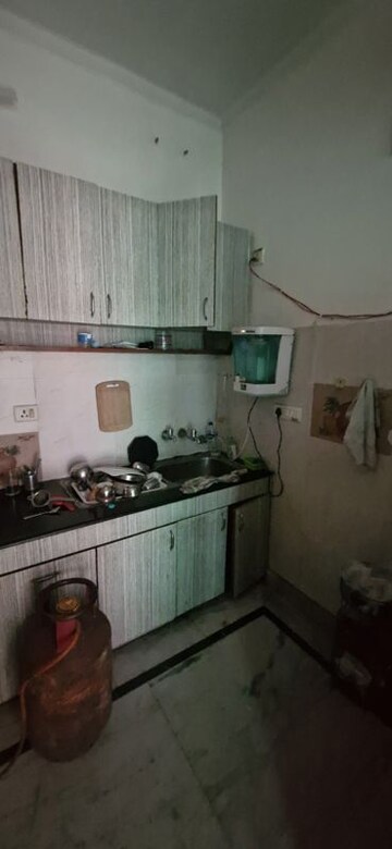 Kitchen in 1.5 BHK Builder Floor at Sector 46 – for Rent