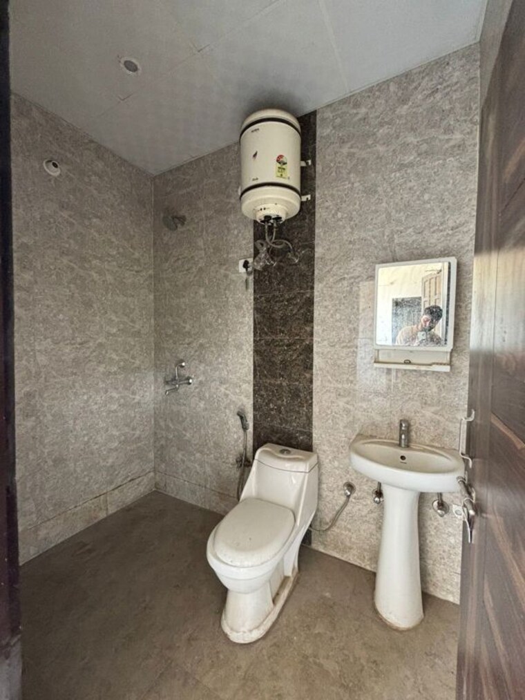 Bathroom, empire-floors 3 Bedroom 1860 Sq.Ft. Builder Floor In Sector 57 Gurgaon 9933230