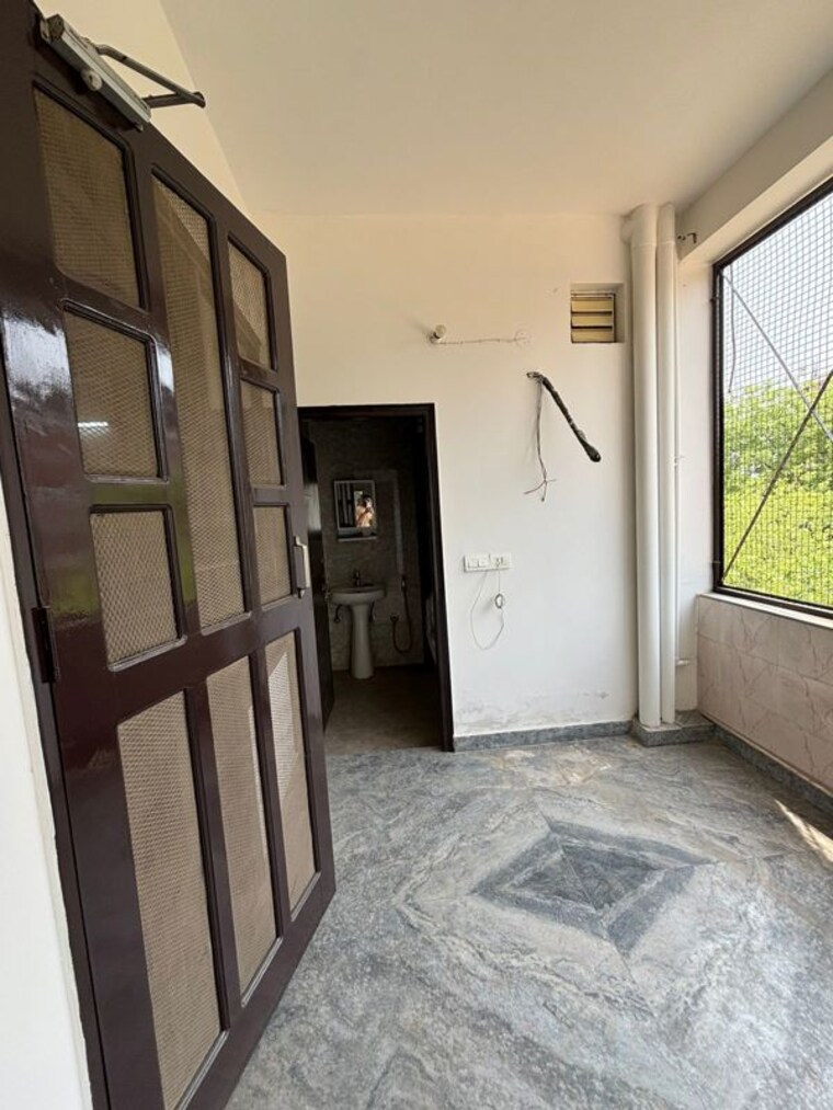 Balcony, empire-floors 3 Bedroom 1860 Sq.Ft. Builder Floor In Sector 57 Gurgaon 9933230