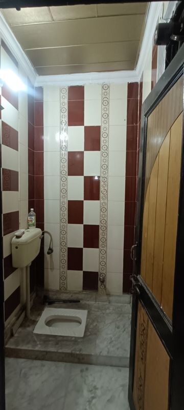 Bathroom in 2 BHK Builder Floor at Rohini Sector 8 – for Rent