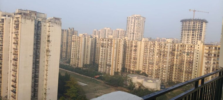 Exterior View, amrapali-heartbeat-city 3 Bedroom 1350 Sq.Ft. Apartment In Sector 107 Noida 9933508