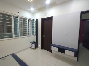 Room in 2 BHK Apartment at Aparna Zenon, Puppalaguda – for Rent