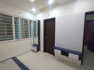 Room in 2 BHK Apartment at Aparna Zenon, Puppalaguda – for Rent