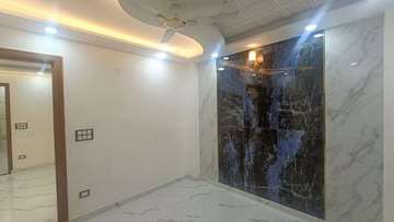 Room in 3 BHK Builder Floor at Uttam Nagar – for Sale