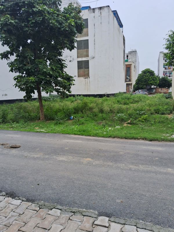 Plot For Sale in Sector 62