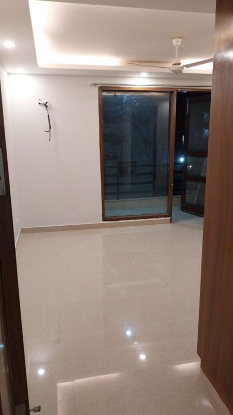 Room, sector 46 3 Bedroom 1850 Sq.Ft. Builder Floor In Sector 46 Gurgaon 9933654