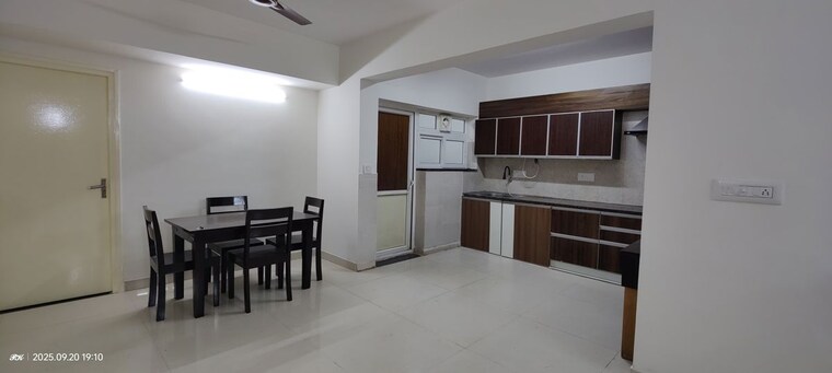 Room, koramangala 3 Bedroom 1500 Sq.Ft. Builder Floor In Koramangala Bangalore 9933680
