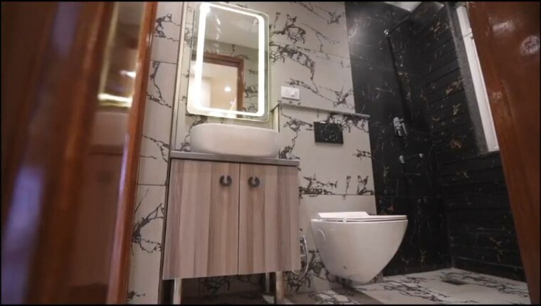 Bathroom, sector 63a 3 Bedroom 1700 Sq.Ft. Apartment In Sector 63a Gurgaon 9933681