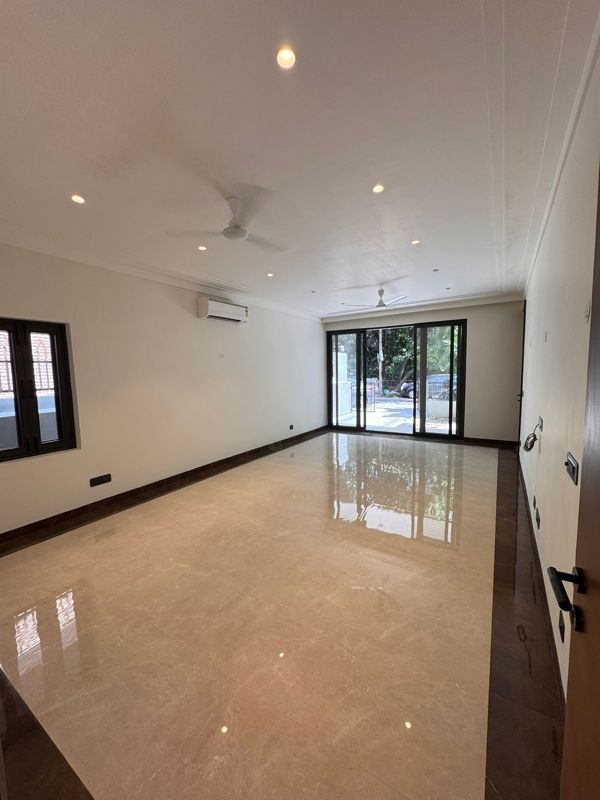 3 BHK + Pooja Room,Servant Room,Study Room,Extra Room Apartment For Rent in Panchsheel Park