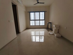 Room in 2 BHK Apartment at Piramal Vaikunth, Balkum Pada – for Rent