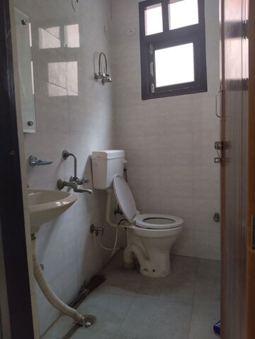 Bathroom in 1 BHK Builder Floor at Neb Sarai – for Rent