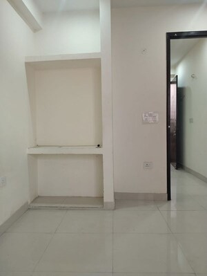 Room in 1 BHK Builder Floor at Neb Sarai – for Rent