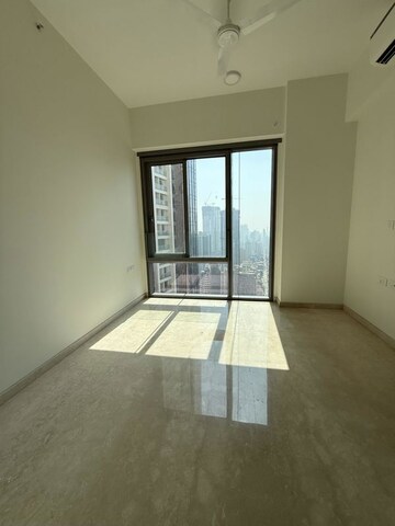 Room in 4 BHK Apartment at Piramal Mahalaxmi, Mahalaxmi – for Sale