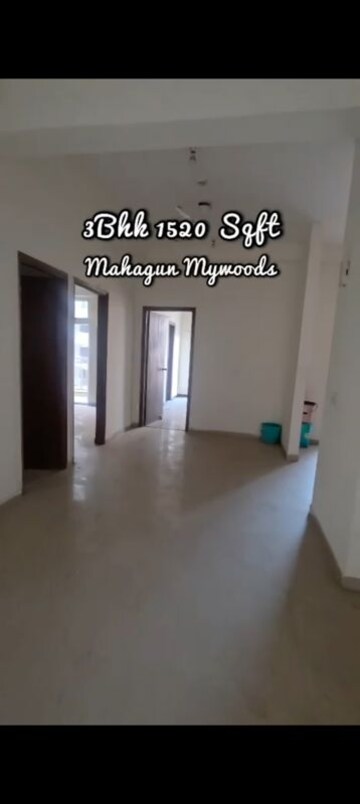 Room in 3 BHK Apartment at Mahagun Mywoods, Sector 16c Greater Noida – for Sale