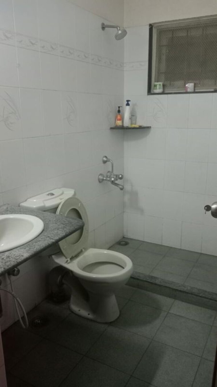 Bathroom, koramangala 3 Bedroom 1400 Sq.Ft. Builder Floor In Koramangala Bangalore 9933938