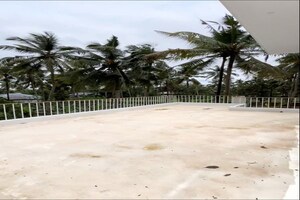 Parking in 5 BHK Independent House at Chalakudy – for Sale