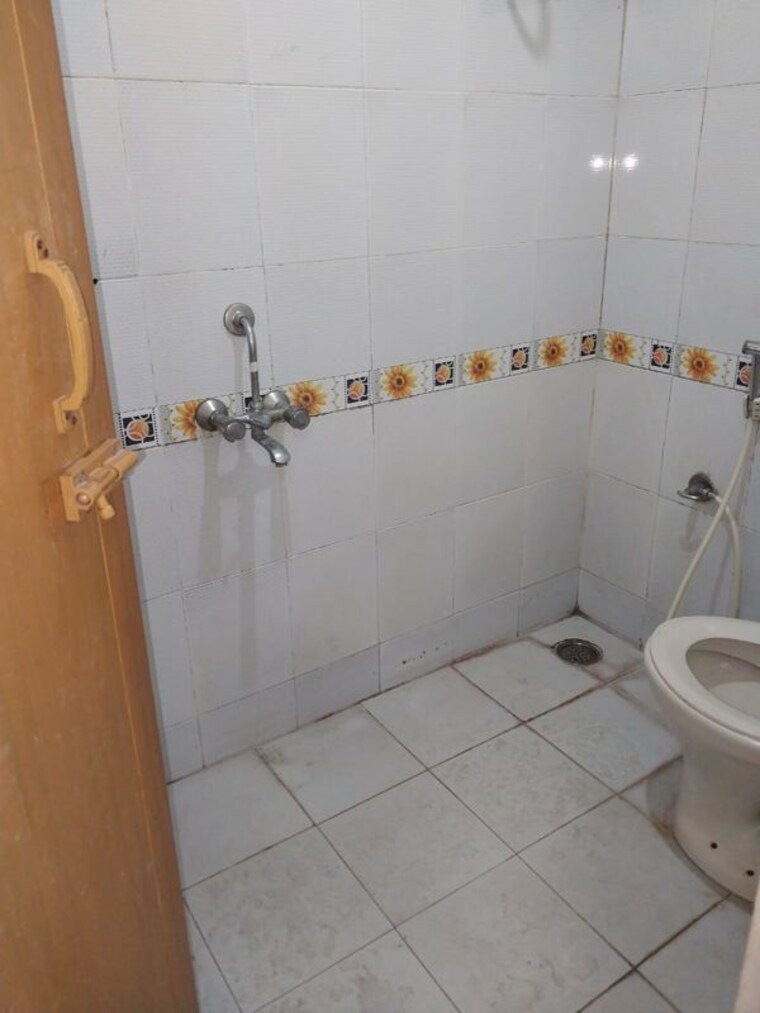 Bathroom, koramangala 2 Bedroom 950 Sq.Ft. Builder Floor In Koramangala Bangalore 9934067