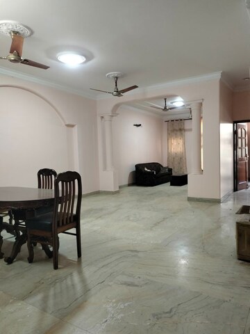 Parking in 3 BHK Apartment at Greater Kailash ii – for Rent