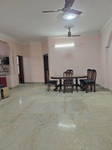 Room in 3 BHK Apartment at Greater Kailash ii – for Rent