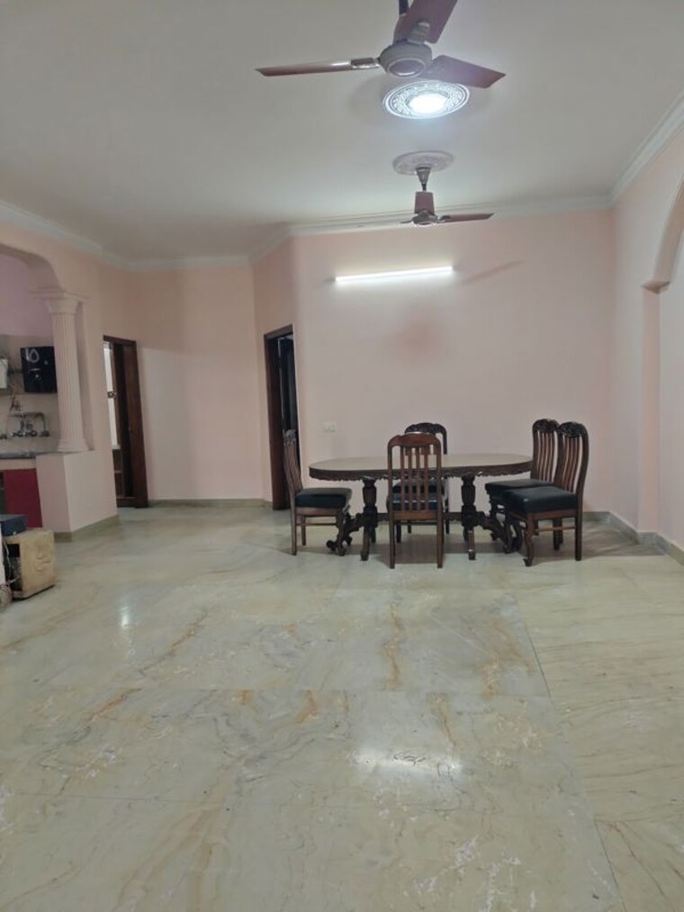 Room, greater kailash ii 3 Bedroom 2500 Sq.Ft. Apartment In Greater Kailash ii Delhi 9934128