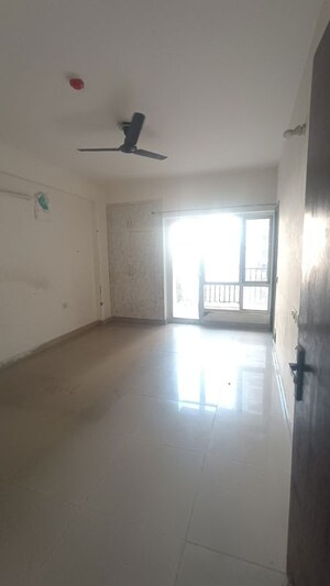 Room in 2 BHK Apartment at Mahagun Mywoods, Sector 16c Greater Noida – for Rent