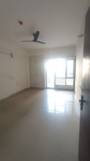 Room in 2 BHK Apartment at Mahagun Mywoods, Sector 16c Greater Noida – for Rent