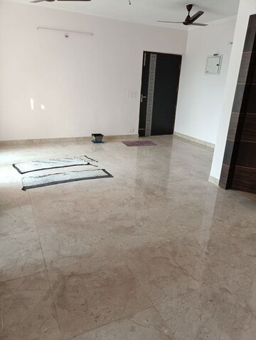 2 BHK Apartment For Rent in Mahagun Mywoods, Sector 16c Greater Noida