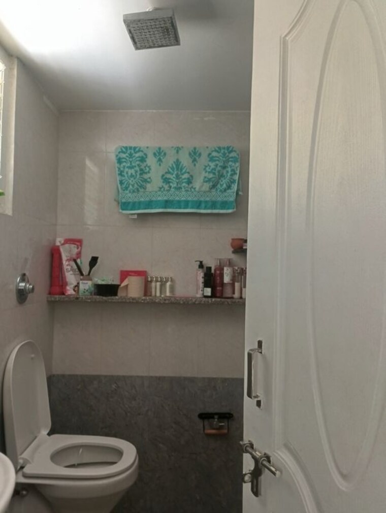 Bathroom, koramangala 1 Bedroom 400 Sq.Ft. Builder Floor In Koramangala Bangalore 9934154