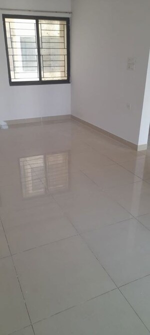 Room in 2.5 BHK Apartment at Nanded Lalit, Sinhagad Road – for Sale