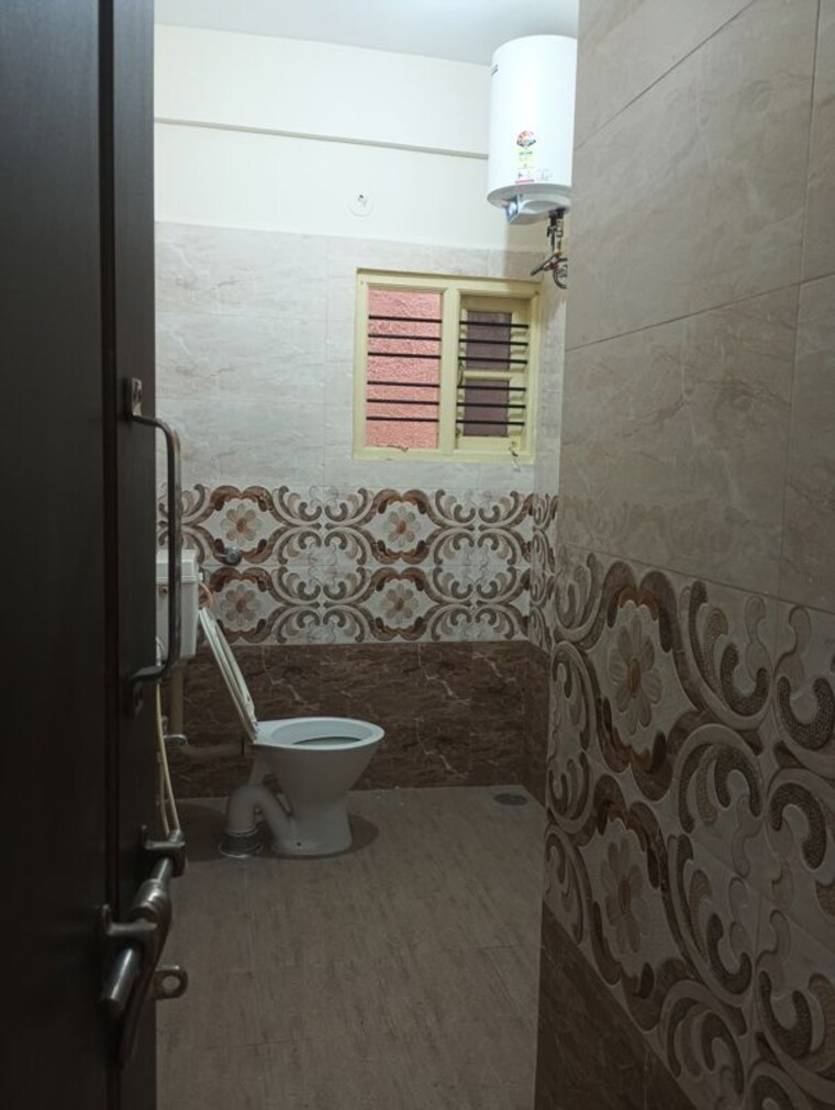 Bathroom, koramangala 1 Bedroom 450 Sq.Ft. Builder Floor In Koramangala Bangalore 9934246