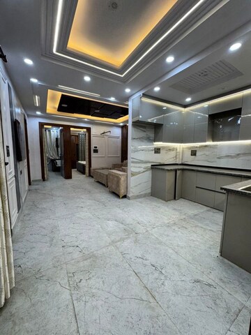 Parking in 4 BHK Builder Floor at Dwarka Mor – for Sale