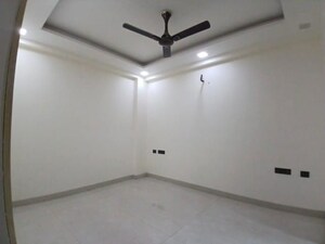 Bedroom in 4 BHK Builder Floor at Sector 28 – for Rent