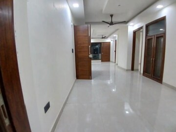 Building Lobby in 4 BHK Builder Floor at Sector 28 – for Rent