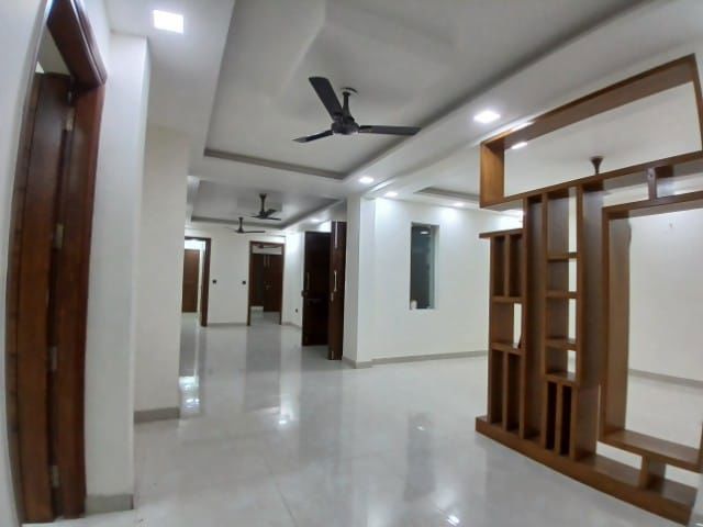 4 BHK + Pooja Room,Extra Room Builder Floor For Rent in Sector 28