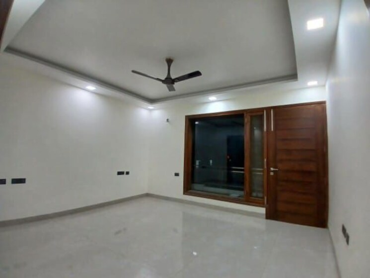 Room, sector 28 4 Bedroom 3150 Sq.Ft. Builder Floor In Sector 28 Faridabad 9934420